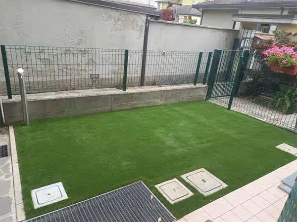 Posa-erba-sintetica-su-terra-San-giuliano-milanese