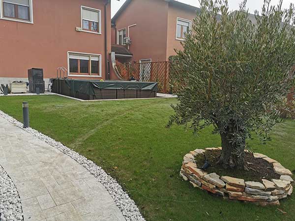 Costruzione-giardini-ville-con-piscina-Milano